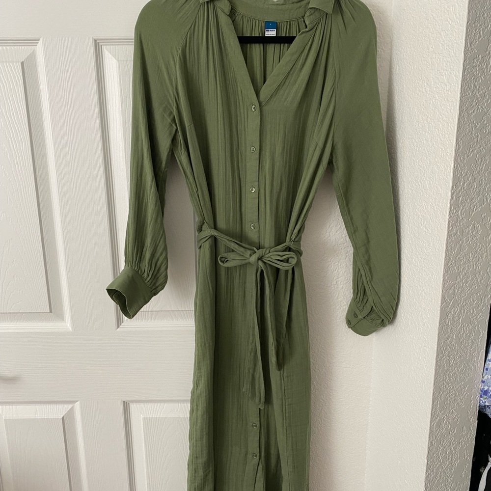 Old Navy Green Long Sleeve V-Neck Dress